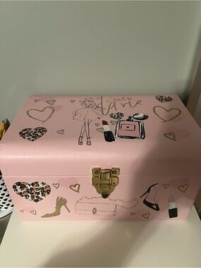 Pink Decorative Fashion-Themed Storage Box